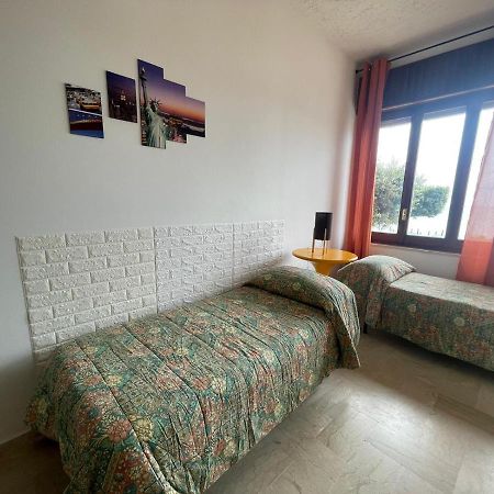 קרוטונה La Finestra Sul Mare B&B מראה חיצוני תמונה