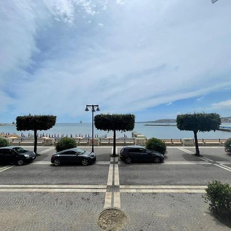 קרוטונה La Finestra Sul Mare B&B מראה חיצוני תמונה