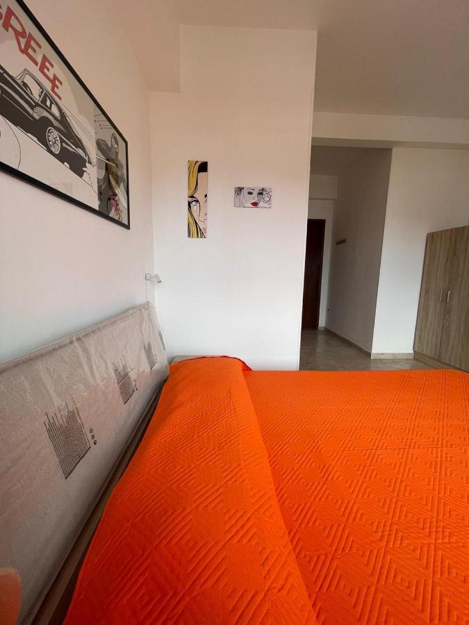 קרוטונה La Finestra Sul Mare B&B מראה חיצוני תמונה