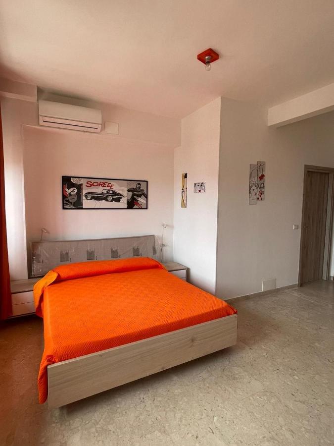 קרוטונה La Finestra Sul Mare B&B מראה חיצוני תמונה
