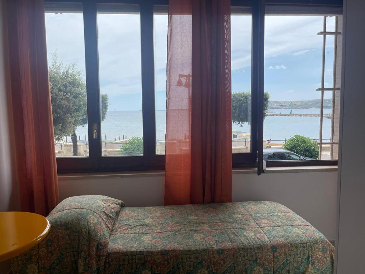 קרוטונה La Finestra Sul Mare B&B מראה חיצוני תמונה
