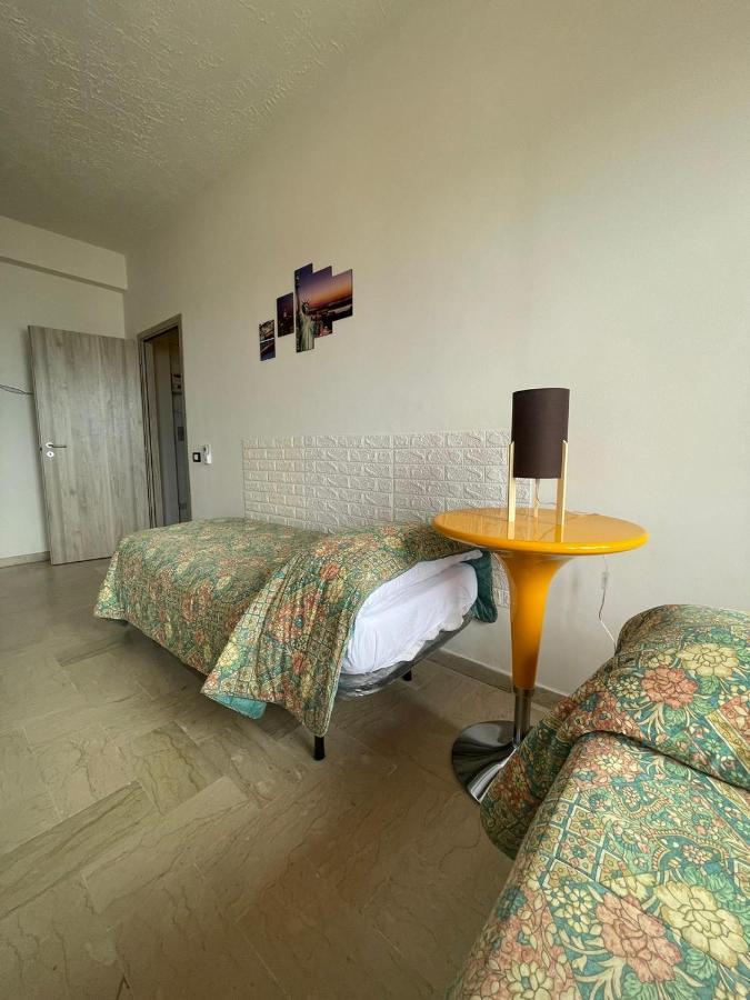 קרוטונה La Finestra Sul Mare B&B מראה חיצוני תמונה