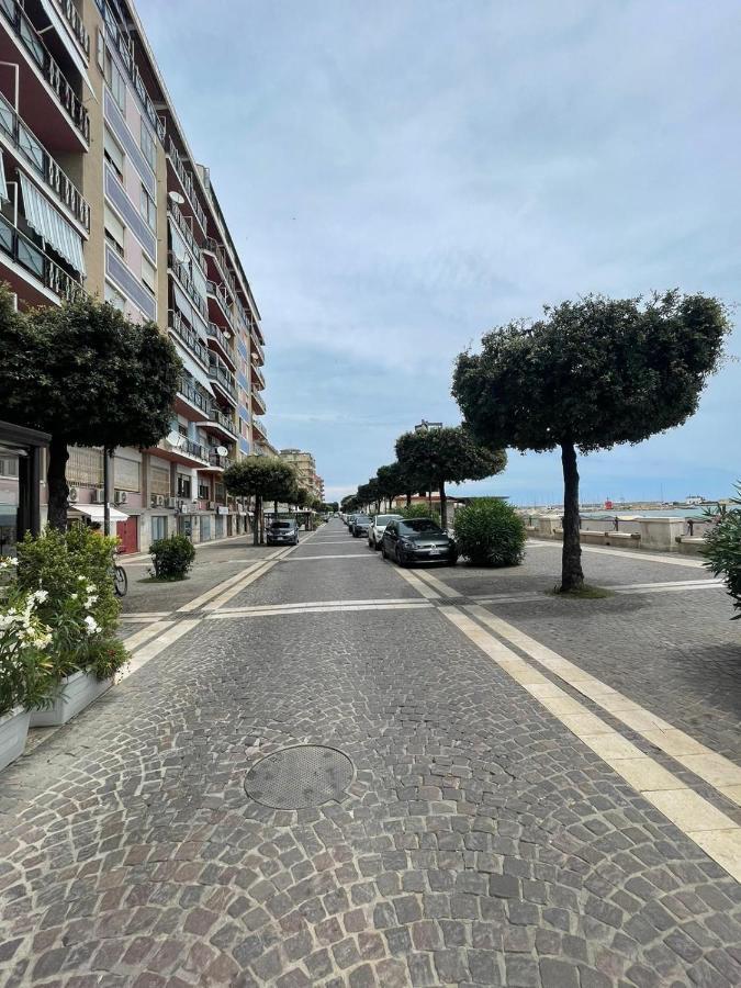 קרוטונה La Finestra Sul Mare B&B מראה חיצוני תמונה