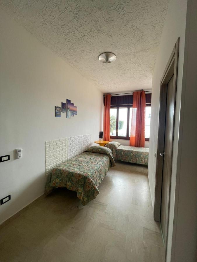 קרוטונה La Finestra Sul Mare B&B מראה חיצוני תמונה