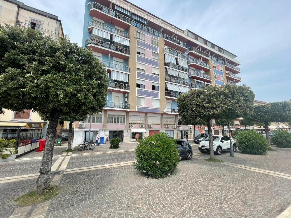 קרוטונה La Finestra Sul Mare B&B מראה חיצוני תמונה